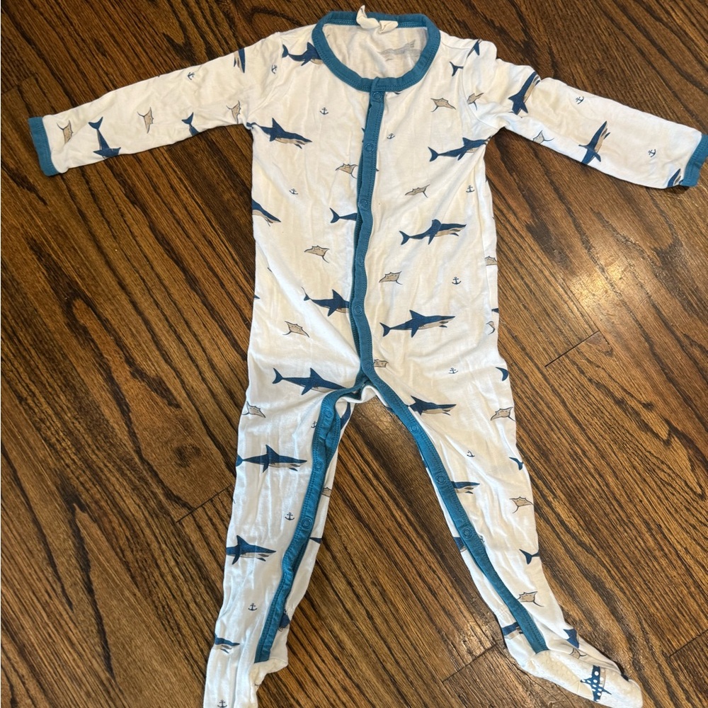 Kyte Baby Button-up Footie Pajamas Sharks Pattern 12-18m